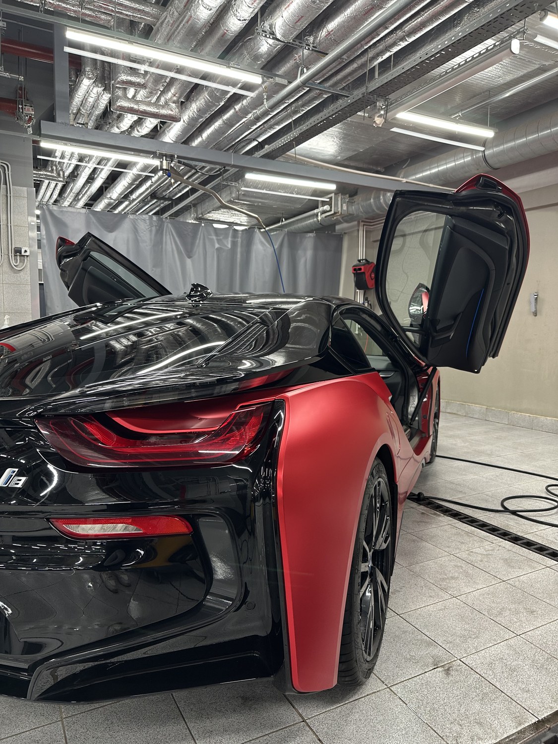 BMW i8 в рабочей зоне BleskOFF